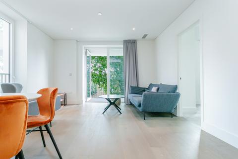 2 bedroom flat to rent, Gartons Way, London SW11