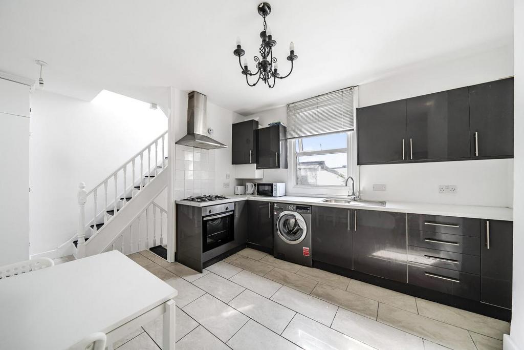 Freelands Road, Bromley 3 bed flat for sale £325,000