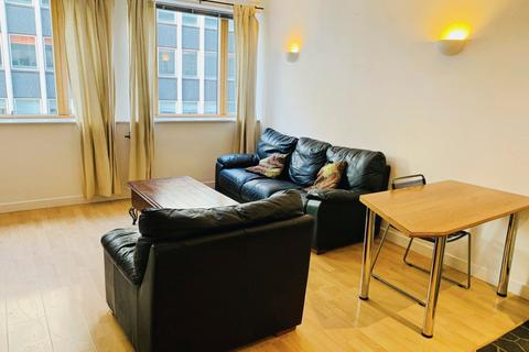 2 bedroom flat to rent, South Parade, Leeds, West Yorkshire, UK, LS1