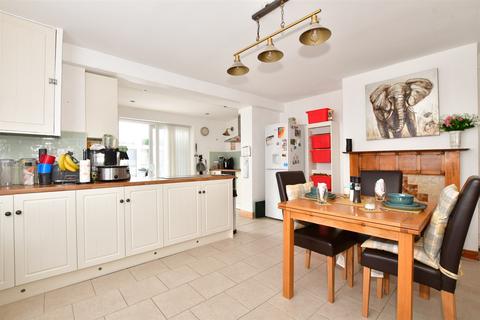 25 Bush Avenue, Newington, Ramsgate, CT12 6HB