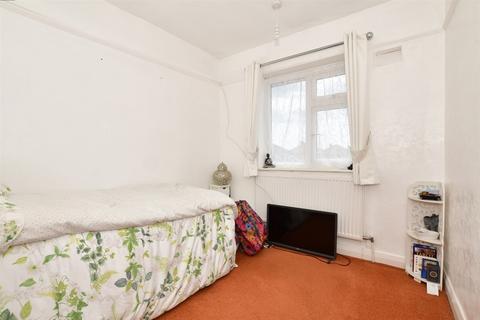 25 Bush Avenue, Newington, Ramsgate, CT12 6HB