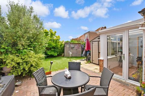 25 Bush Avenue, Newington, Ramsgate, CT12 6HB