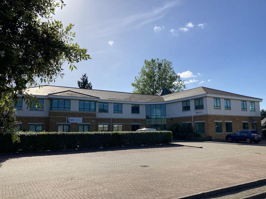 Bourne End SL8 Leisure facility to rent £3,682 pcm (£850 pw)