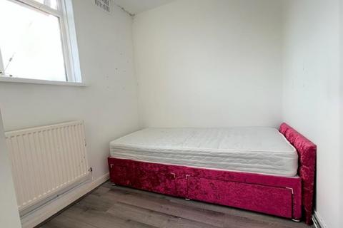 2 bedroom flat to rent, Hornsey Rd, London N19
