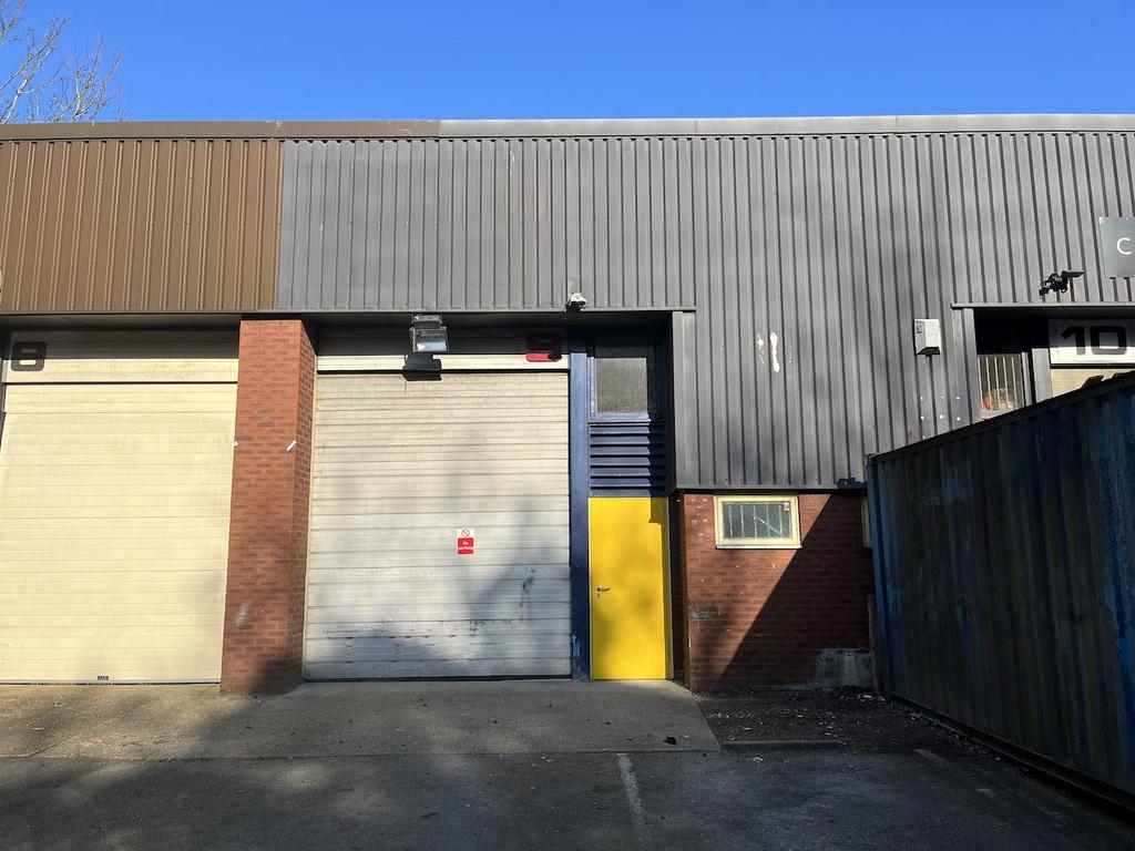 Dashwood Avenue, High HP12 Industrial unit £1,413 pcm (£326 pw)