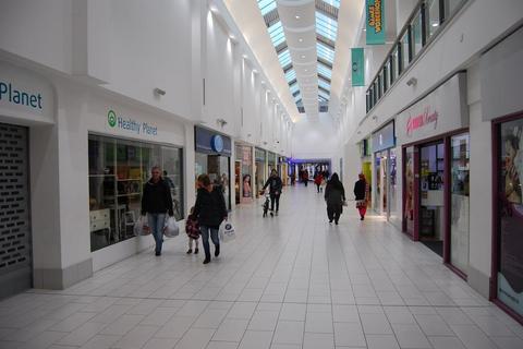Retail property (high street) to rent, High Wycombe HP11
