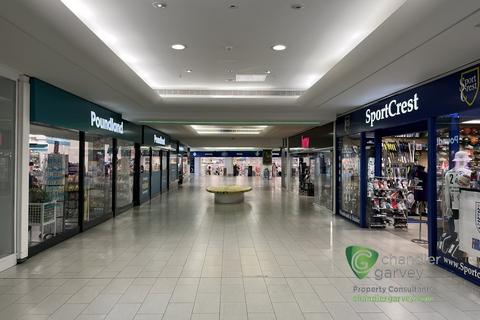 Retail property (high street) to rent, High Wycombe HP11