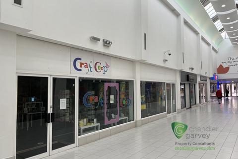 Retail property (high street) to rent, High Wycombe HP11