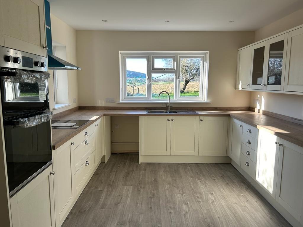 Walnut Close, Sutton Veny, Sutton Veny, BA12 4 bed house for sale £