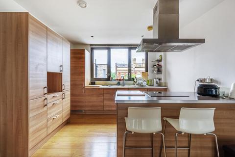 Flat 16, Chamberlain Court Silwood Street, London, SE16 2AZ