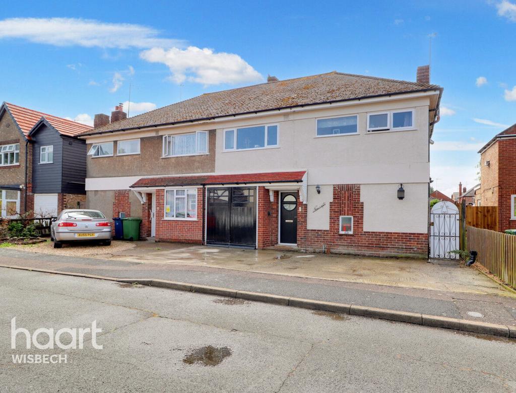 Hillburn Road, Wisbech 3 bed semidetached house for sale £240,000