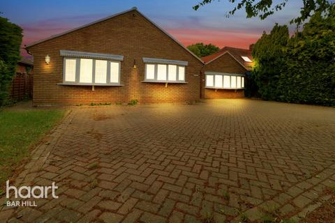 2 bedroom bungalow for sale, Station Road, Cambridge
