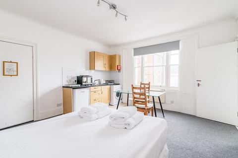 Studio to rent,  Pembridge Villas, London W11