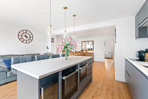 21 Read Road, Ashtead, KT21 2HX