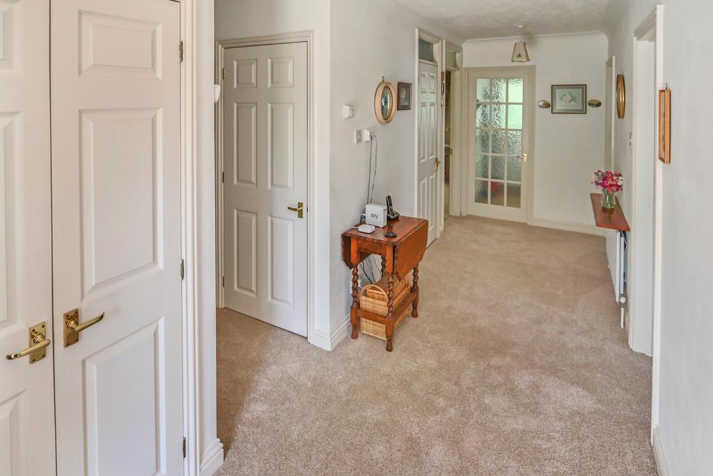 Taunton Lane, Coulsdon 3 bed detached bungalow for sale £695,000