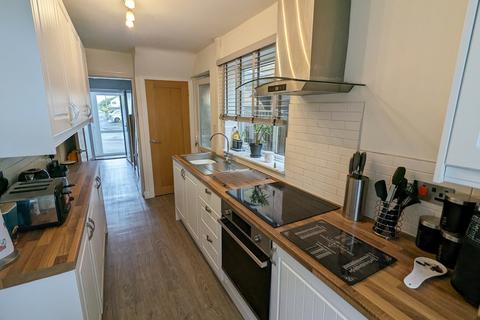 25 Ashdale Drive, Birmingham, B14 4TX