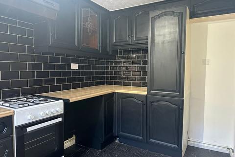 3 bedroom terraced house to rent, Donvale Road, Donwell, Washington