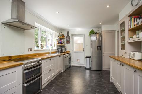 34 Bay Tree Close, Heathfield, TN21 8YG