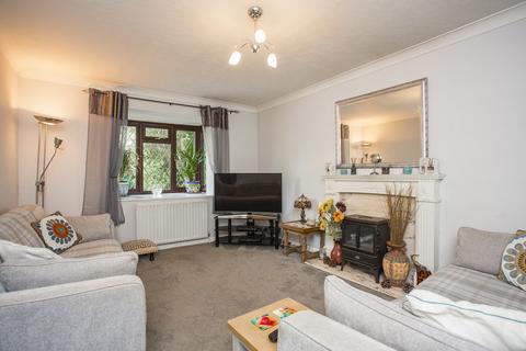 34 Bay Tree Close, Heathfield, TN21 8YG