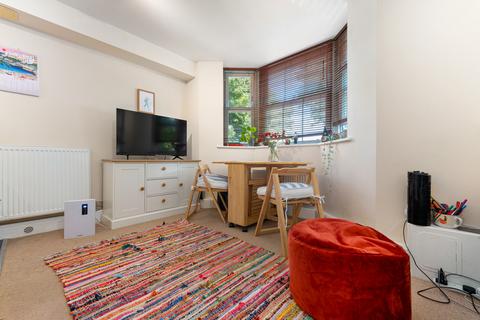 undefined, Gwern Hafren, Severn Grove, Pontcanna