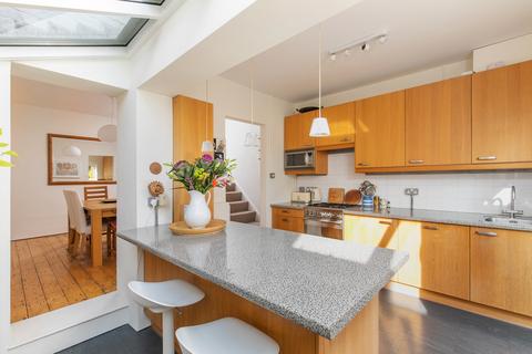 10 Egbert Road, Hyde, Winchester, SO23 7ED