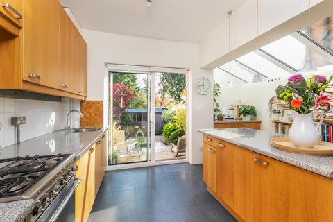 10 Egbert Road, Hyde, Winchester, SO23 7ED
