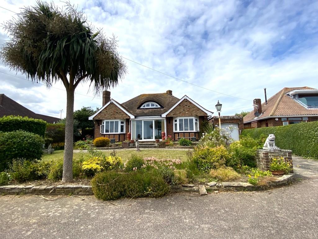 Sandwich Road, Cliffsend 3 bed detached bungalow for sale £625,000