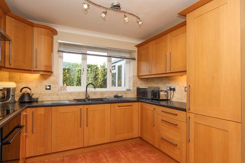 9 Moat Drive, Drayton Bassett, Tamworth, B78 3UG