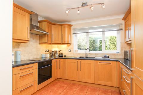 9 Moat Drive, Drayton Bassett, Tamworth, B78 3UG