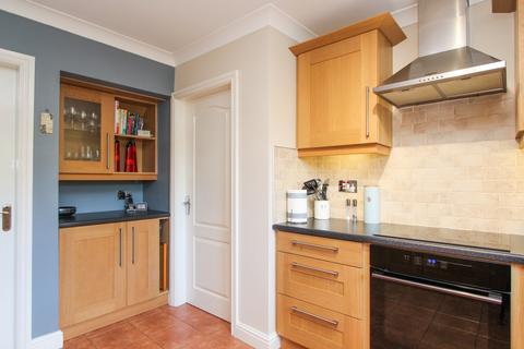 9 Moat Drive, Drayton Bassett, Tamworth, B78 3UG