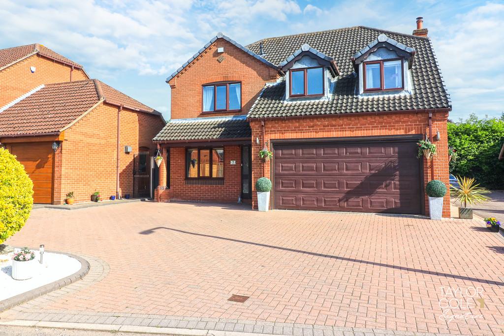 Chatsworth, Tamworth 5 bed detached house for sale £549,950