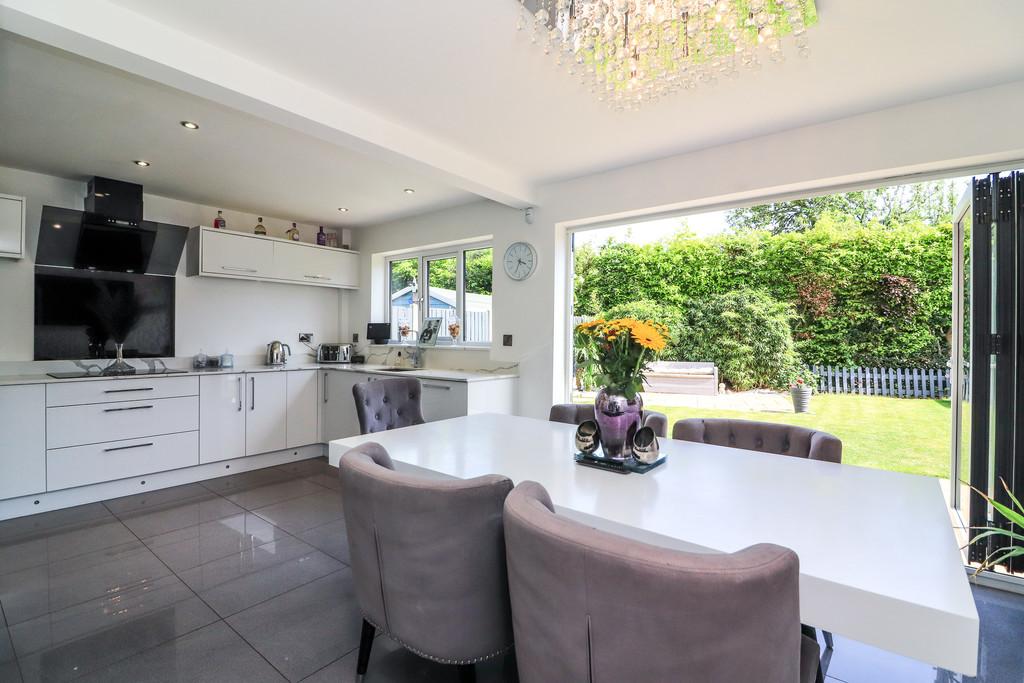 Chatsworth, Tamworth 5 bed detached house for sale £549,950