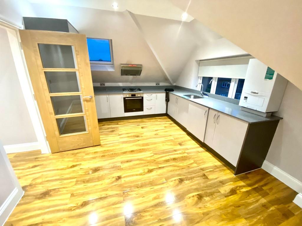 Southbourne Gardens, Ruislip 2 bed apartment £1,950 pcm (£450 pw)