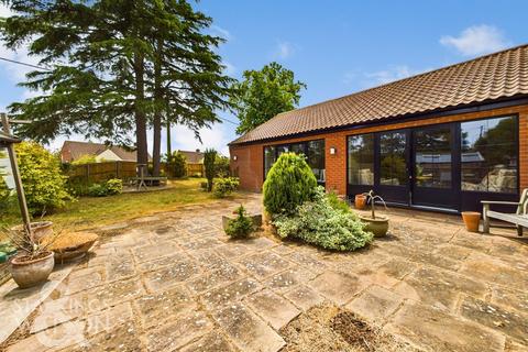 2 bedroom detached bungalow for sale, Beccles Road, Bungay