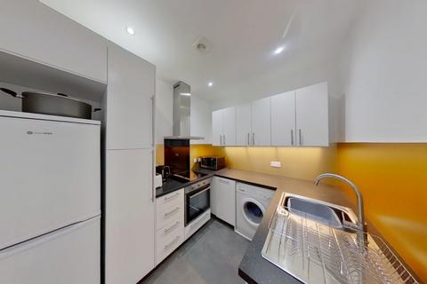 3 bedroom flat to rent, St Peter's Place, Edinburgh, EH3