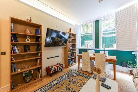 2 bedroom flat to rent, Gledhow Gardens, South Kensington, London, SW5