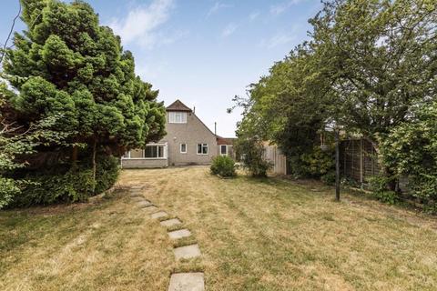 24 Central Road, Drayton, Portsmouth, PO6 1QF