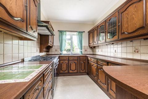 24 Central Road, Drayton, Portsmouth, PO6 1QF