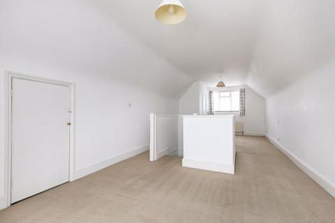 24 Central Road, Drayton, Portsmouth, PO6 1QF