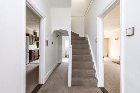 24 Central Road, Drayton, Portsmouth, PO6 1QF
