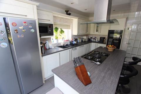 3 bedroom detached house for sale, Peulwys Road, Old Colwyn