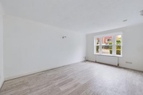 1 bedroom apartment to rent, Walnut Mews, Sutton
