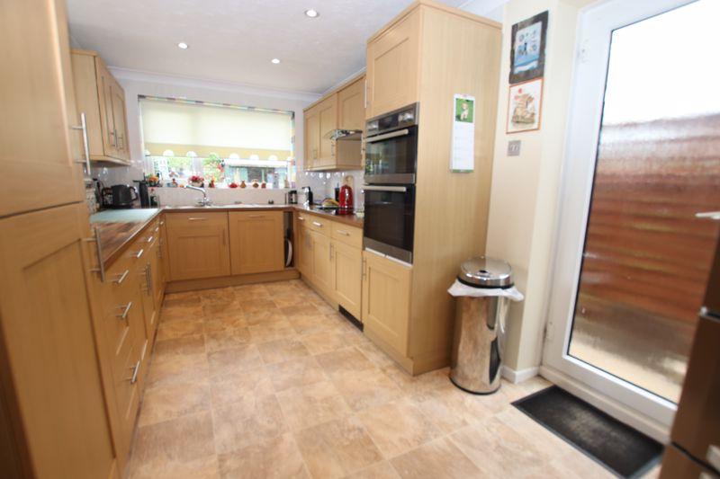 HOBURNE DEVELOPMENT HIGHCLIFFE CHRISTCHURCH 3 bed semidetached house