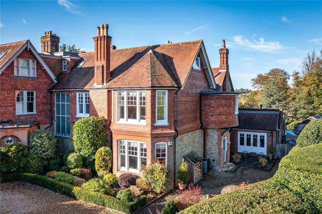 Easebourne, Midhurst, West Sussex, GU29 3 bed parking for sale - £1,275,000