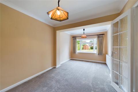 3 bedroom bungalow to rent, Halls Road, Tilehurst, Reading, Berkshire, RG30