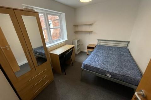 5 bedroom flat to rent, 39B Warwick Street, Leamington Spa