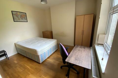 2 bedroom flat to rent, N4, FINSBURY PARK - 2 BEDROOM FLAT
