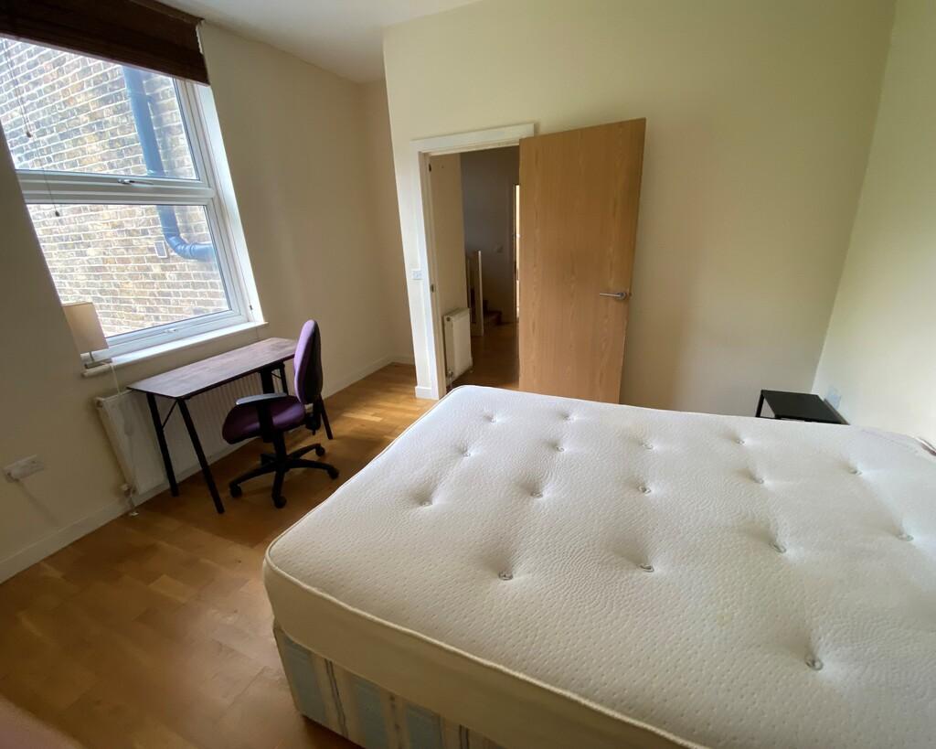 Bedroom 1(b).jpg