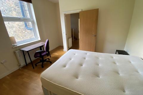 2 bedroom flat to rent, N4, FINSBURY PARK - 2 BEDROOM FLAT