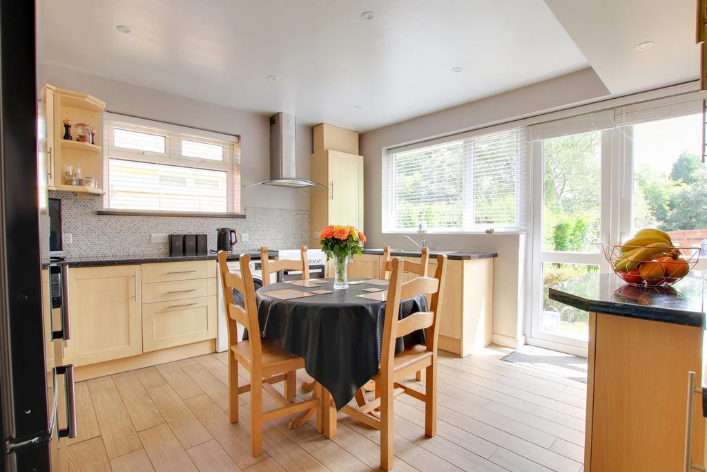 Smugglers Lane North, Highcliffe, BH23 4 bed detached house for sale